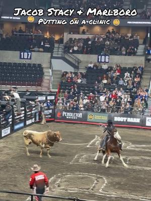 Jacob and Marlboro putting in a show!!! #pbr #pbrbull #bullriding #bulls #fyp #foryou @PBR 