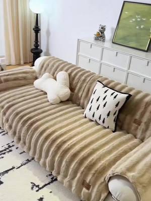 Anti slip and warm sofa cover 😍😍 #fyp #blackfriday #TikTokShop #sillon #coverprotector #dogs 