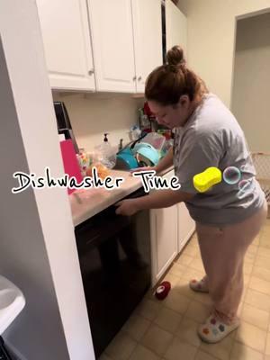 One of my last dishwasher videos buennnno byeeeee #dishwashertips #sahm #letswashdiahes #fridaynight 