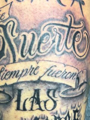 Nunca fue suerte siempre fueron las oraciones de mi madre #lettering #letteringtattoo #tatuaje #tatuajes #tatuajesentiktok #🇲🇽 #soymexicano #ink #tinta #fyp #mexicanotattoo #viral #mexicano #viraltiktok #paratii #desmoines #iowa #desmoinesiowa #blackandgrey #blackandgreytattoo 