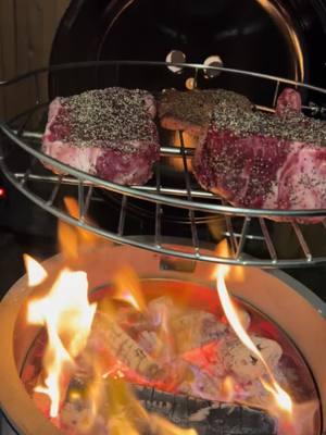 Live fire steak night! #steak#steaktiktok#steakhouse #fire#livefire#livefirecooking#friday#bbq#bbqtiktok#bbqfood#grill#grilling