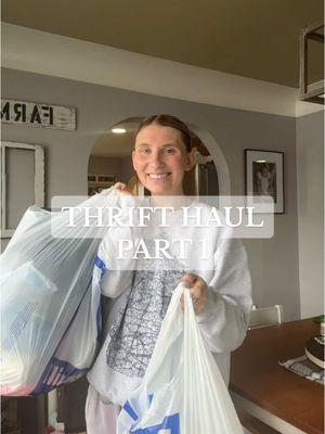 Thrift haul!! 😎 #thrift #thrifthaul #thriftfinds #thrifting #thriftinghaul #thriftingfinds #goodwill #goodwillhaul #goodwillfinds #mom #momtok #momlife #thriftstylebox #stylebox #stylebundle #thriftbox #mysterybox #thriftingmom #garagesale #garagesalefinds #garagesaleseason 