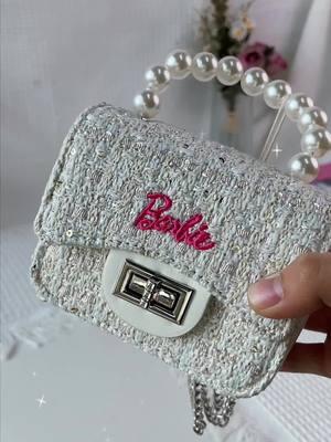 I’m obsessed with this adorable purse💕✨you need get one for ur lovely daughter🥰#berbie #purse #barbiebag #miniso #cute #sparkle #ShopVideoCarnival #crossbag 