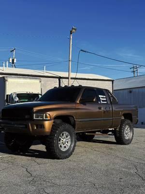 38s on a level #sundownaudio #fyp #truckshow #dodge #colormatch #mudgrapplers #38 #2500 #2ndgendodge 