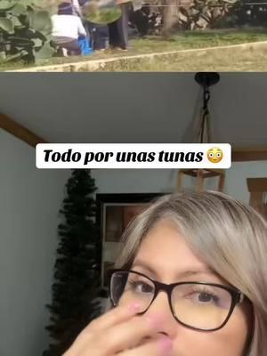 Todo por unas tunas la señora emilia recogia tunas en un lugar publico con su pequeño hijo en achamani bolivia #tunas #lapazbolivia #achumani #emilia 