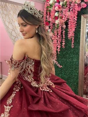 Hermoso vestido de la nueva colección  . . . #larasquinceboutique #quinceañeras #quinceañera #vestidodequince #vestidodequinceañera #misquinceaños #quince 