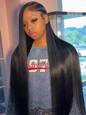 Ateee the side part! Amazing work from stylist @flawlesshairtrap #fyp #hairinspiration #hairtransformation #hairtrends #hairtok #quickweave #sidepartquickweave #leaveoutquickweave #versatilequickweave #naturalquickweave #hairbundles #hairweaves #straightbundles