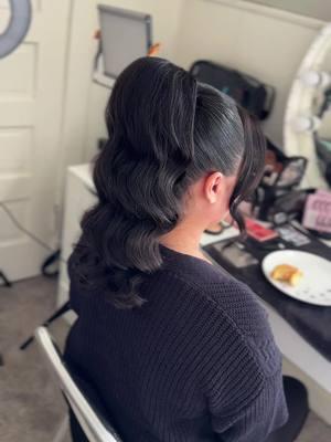 High ponytail with @Bellamihair #@got2b Hollywood waves #hairtutorial #hairstyles #hairstyle #hollywoodwaves #ondasdeagua #tutorial #highponytail #highponytailtutorial #halfuphalfdown #hairstylist #hairstyletutorial #mua #makeupartist #newyear #fyp #hairtutorials #hair #hairproducts PRAY #hairstyl #hairstylingproducts #bridalhairstyle #hairstyletutorials #hairclass #peinados #peinadosfaciles #peinadopasoapaso #productosparaelcabello #productos #stepbystep #stepbysteptutorial #wedding #weddinghair 