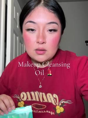 #cleansingoil #makeupremover #oilmakeupremover #cleanser #makeupremoverhack #cardib #makeuphacks #girlsoftiktok #beautytips #foryou #fyp 