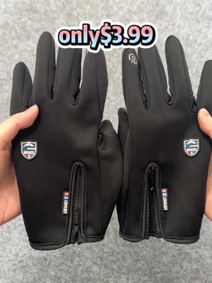 Wearing these gloves in winter and being able to play with your phone is really great.#foryou #fyp #TikTokShop #viral #gloves #fleecelined #winte 