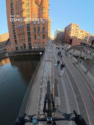 When need to cross the bridge fast, spot a shortcut! 🌉 🎥: @alex_nb_ #DJI #OsmoAction5Pro #Actioncamera #mtb #Challenge #Fyp