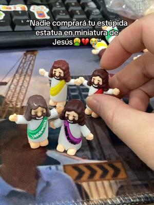 Dios está con nosotros, Amén! ✝️🥰🙏#LittleJesus#jesus#everywhere#fun#seekandfind#jesusdecoration#encouragingothers #god #jesuslovesyou #christiantiktok #fidgettoys #anxietyrelief #loveugift #fypシ゚viral 