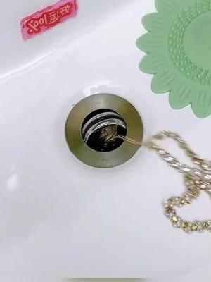 "Upgrade Your Sink with This Press-to-Open Stopper—No More Lost Items or Clogs! 🛁✨ A Must-Have for Every Home! #HomeEssentials #PracticalFinds #SinkUpgrade #DIYHome #SmartLiving #TrendingNow #ViralHomeHacks"