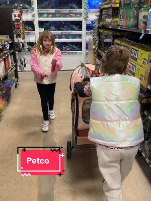 Petco was super nice & let us return the grey stroller no problem! We spent a bunch buying treats, crickets, and toys anyways 🙃 #petco #twins #dachshund #doxie #weeniedog #shopping #shopwithme #weenie #dachshundpuppy #dachshunds #whimzees #dogtreats #puppies #twins #identicaltwins #twingirls 