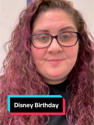 This givrs your such a unique keepsake! #disney #disneyworld #disneyadult #hollywoodstudios #epcot #magickingdom #animalkingdom #dak #disneybirthday #birthdayatdisney #disneycharacters #disneyautographs 