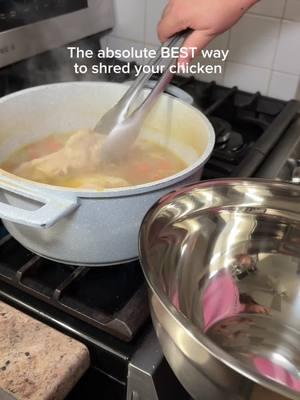 Literally the only way and saves so much time 👏🏽😍 just a hack for you if you didn’t know already 🙌🏽 ##foodtiktok##KitchenHacks##shreddedchicken