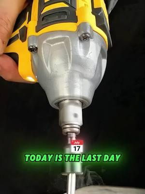 #dewalt #impactwrench #impactwrench #impactdriver #dewalt#dewalttools #impactdril #mechanico #trabajo #mechaniclife #tool #tiktokshopfinds #giftsforhim