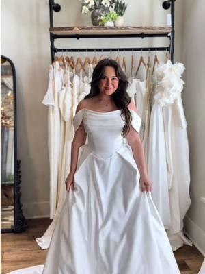 looking for a clean and timeless wedding dress?? We’ve got you!!!🤍 #timelesswedding #timelessweddingdress #cleanweddingdress   #weddingdress #weddingdresses #weddingday 