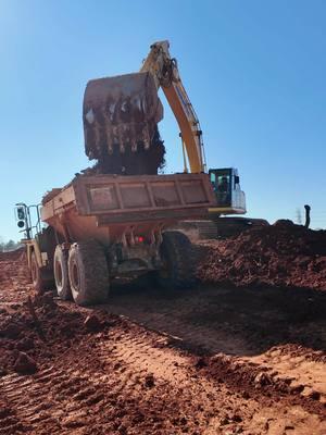 Gonna start uploading drafts before the ban takes place… it’s been fun! #tiktokban #last #day #dirtlifemcc #movingdirt #grading #siteprep #reddirt #komastu #pc360lci #d71pxi #d61pxi #d51pxi #hm300 #hamm 