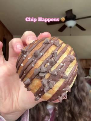 @Bake It By Angie CHIP HAPPENS 🍪✨😋 available in the latest drop!!! 👉 all other cookies already up on my page! ___ #chiphappens #chocolate #chocolatechipcookie #chocolatechip #brownsugar #brownsugarcookie #bakeitbyangie #cookies #cookiereview #crazycookie #stuffedcookies #fatcookie #cookiesoftiktok #foodreview  #cookiemonster #cookiemonstercookies #ubecookies #cookiesncream #cookiesandcream #cookiesncream #birthdaycakecookie #biscoffcookie  