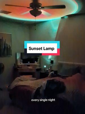 this sunset lamp is amazing #sunsetlamp #sunsetvibes #moodlighting #techtok 