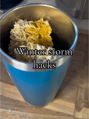 Winter storms can be tough, but these hacks will help you stay warm, safe, and organized! ❄️ Stay cozy and prepared this winter! 🔥💪 #WinterStormHacks #SnowDayTips #StayWarm #WinterPreparedness #DIY #LifeHacks #ColdWeather #lifetips #usefultips #dailyhacks 