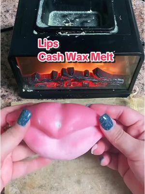 Cash wax melt with real money inside #cashwaxmelt #moneywaxmelt #cashmoneywaxmelt #valentinesdaygift #valentinesdaygiftideas #soywaxmelts 