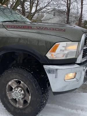 Got my old junker XLT out to get some new parts👌🏻 #outside #Outdoors #pennsylvania #snow #winter #january #dodge #powerwagon #hemi #badass #polaris #xlt #polarisxlt #polarisxlt600triple #xltspecial #specialedition #40thanniversaryedition #triple #greasytriple #snowmobile #sled #racesled #cowgirlshit #like #follow #fyp 