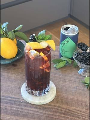 NA BlackBerry Meyer Lemon Smash 😭🍋 Keeping that dry Jan going strong with the smash. Here’s how to make it: 3-4 blackberries  Juice from 1 Meyer lemon 6-8 mint leaves Ice @De Soi  #dryjanuary #dryjan #blackberries #meyerlemon #mocktail #nonalcoholicdrink #mocktailrecipe 