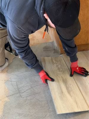 Vinyl flooring #tool #construction #remodel #satisfyingvideo #fyp #trending #viralvideo #wood #DIY #asmr #repair #lvp #lvt #laminate #vinyl #laminateflooring #flooringinstallation #stairs #handyman 