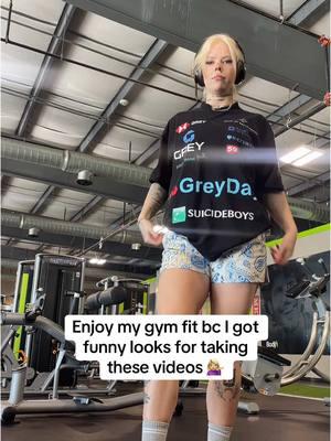 Shirt is from @$uicideboy$  Shirts are from @Kill Crew  $boys and flexing on btchs for upper body day always 🤷🏼‍♀️🖤🫶🏻  #upperbodyday #bench #benchpress #greyday #g59 #sboys #gymfit #altgymtok #alttok 