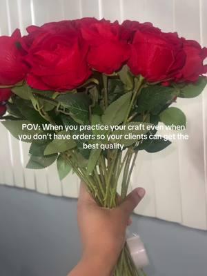 When you get a flat top with fake roses🤪 #florist #SmallBusiness #flattopbouquet #bouquet #roses #pittsburghflorist 