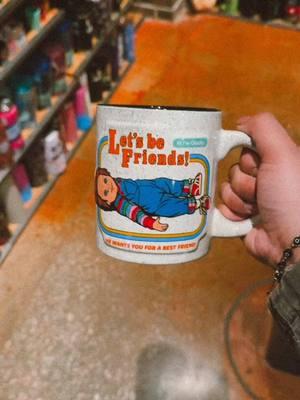 Chucky lovers run to @Spencers 😍🤍 ☕️ #spookyfinds #horror #horrorcommunityoftiktok #lettyeqz #halloween #horrorfinds #spencers #chucky #chuckyfinds #horrormugs #horrortiktok 