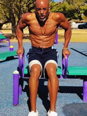 park time #sunny #lift #lean #abs #peace #motivation #heart #day #7#heart#park#Outdoors #backyard #chest #gym #life#protein #saturday #saturdaywork 