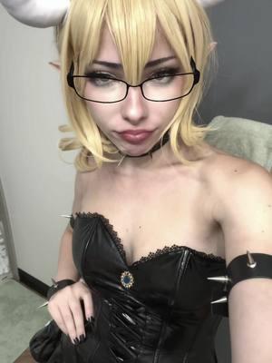 OLD DORM CHECKKKK… who doesn’t need help from bowsette #supermario #bowsette #bowsettecosplay #cosplay #supernanny 