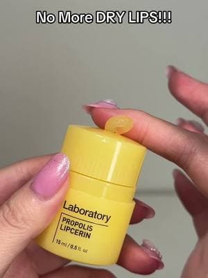 No more dry lips!💋👄 @CNP Laboratory US  #cnplaboratory #cnppropolislipcerin #propolislipcerin #flakylips #drylips #chappedlips #kbeauty #glassskin #lipbalm #lipmask #liptreatment 