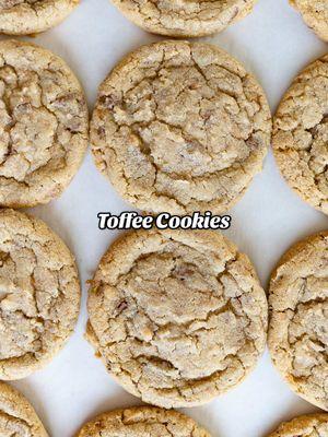 If you enjoy giving classic desserts a delicious upgrade, this toffee cookie recipe is just what you need! 🙌  It brings together the gooey, buttery flavors of a traditional chocolate chip cookie, the crisp, caramelized crunch of toffee bits and honey feeling with rolled oats. The result is a crave-worthy treat that’s sure to please even the pickiest cookie lovers. ☺️💕 Get the full recipe on my blog. Search ‘toffee cookie’ using the link in my bio! #toffee #oatmeal #toffeecookies #oatmealcookies #baking #baker #bakery #foodblog #foodblogfeed #recipesofinstagram #soft #softcookies 