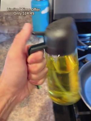 Stop buying those disposable oil sprays and grab this reusable oil dispenser!! ##oilsprayer##oildispenser##reusableoilspraybottle##tiktokshopholidayhaul##tiktokshopcreatorpicks##giftguide