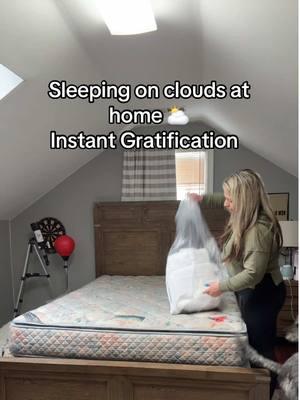 Instant gratification 😱 it’s soft, cold and feels like we are laying on clouds! #mattresstopper #mattresspad #bedroommakeover #mattressupgrade #springcleaning #tiktokmademebuyit #bedroomcheck 