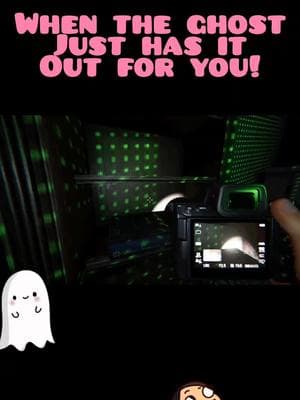 #girlgamer #GamerGirl #xo #gamer #phasmophobia #photography #run #ghosthunt #ghost #throw #scary #runaway #dontdie #survive 