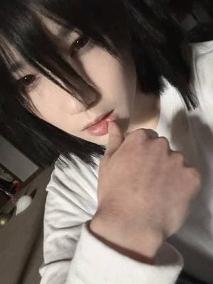 Just act like the wig looks like his actual hair 🙏 #draft #fyp #06 #L #deathnote #llawliet #lcosplay #llawlietcosplay #deathnotecosplay #cosplay 