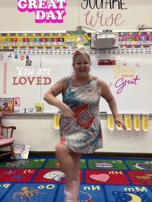 #teachersontiktok #dance #teacherswhodance #dance #taylorswift #MomsofTikTok #momswhodance #fundance #youbelongwithme  #foryoupage #fypシ゚viral DC @Palynnn.Momma 