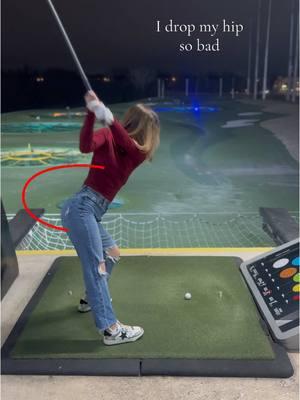 Idk I hit best when I drop my hip🥲 #golf #beginnergolf #girlgolfer #drivingrange #topgolf #golftiktok #golfersoftiktok #golfergirl 