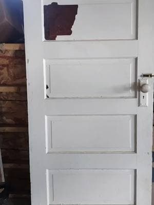 Why would you do this?  #paint #paintremoval #sosatisfying #homeimprovementprojects #door 