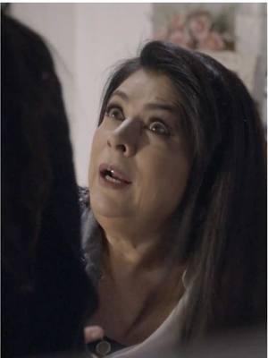 Así como lo escuchaste, chiquitito. 😏 Lánzate a ver #CitaACiegas en #ViX para aprender de la mera mera. #VictoriaRuffo #Drama #Movie #ParaTi 