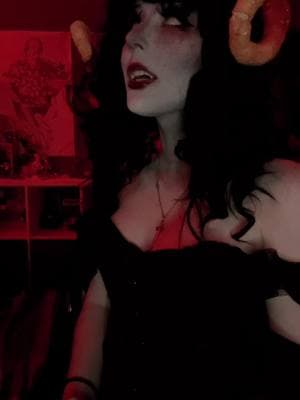 if i wasnt so lazy i wpuld add a zoom in or something to this video. but i am so lazy  #aradiamegido #aradiamegidocosplay #aradiacosplay #aradia #homestuck #homestuckcosplay 