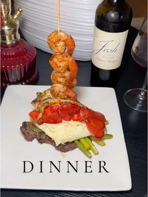 D I N N E R 🍷 #foodietiktok #Foodie #lobster #steak #mashpotatoes #fyp #foryoupage 