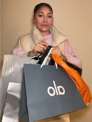 shopping haul 🛍️ (retail therapy to take this pain away😭) follow me on ig @ _karilynn   #shopping #shoppinghaul #haul #alo #neimans