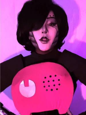 one last tiktok after this! #undertale #undertalecosplay #mettaton #mettatoncosplay #mettatonex #mettatonexcosplay  