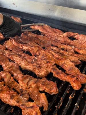 Feliz sábado desde Fritanga Nicoya 🇳🇮🔥 Hoy tenemos cerdo asado recién salido de la parrilla, con ese auténtico sabor nica que tanto te gusta. 📍 Visítanos en nuestras 2 localidades: Lehigh Acres: 1237 Homestead RD N, Lehigh Acres, FL 33936 📞 (786) 461-6204 Fort Myers: 4250 Palm Beach Blvd, Fort Myers, FL 33905 📞 (239) 645-1635 ¡Ven y disfruta este sábado con nosotros! #FritangaNicoya #CerdoAsado #SaborNicaraguense #LehighAcres #FortMyers